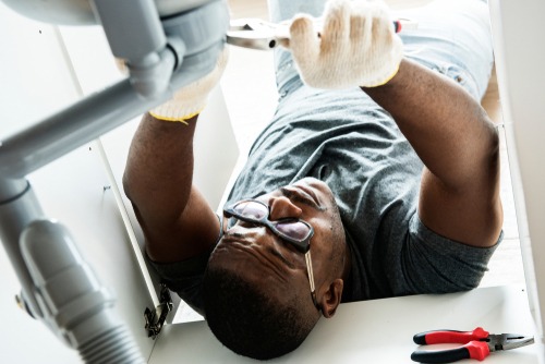 Why Should I Hire a Licensed Plumber in Arizona?